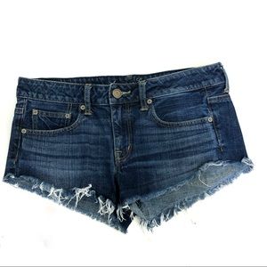 American eagle Raw fringe hem jean shorts
